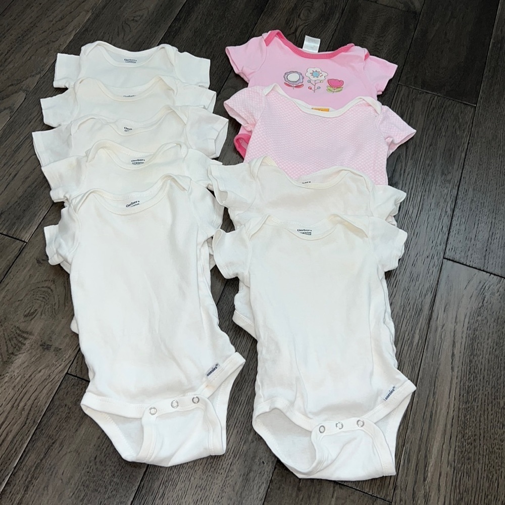 Gerber short sleeve white onesies (set of 9)